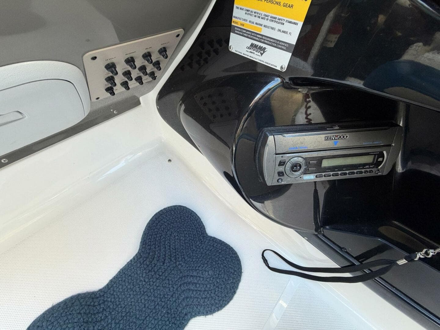 2008 Regal 2450 Cuddy — photo 11