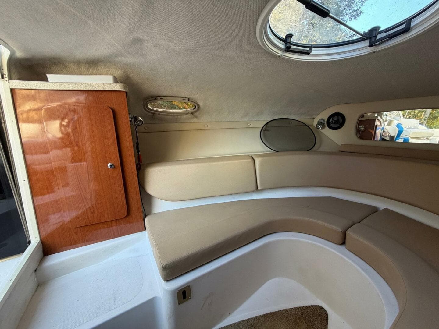 2008 Regal 2450 Cuddy — photo 17