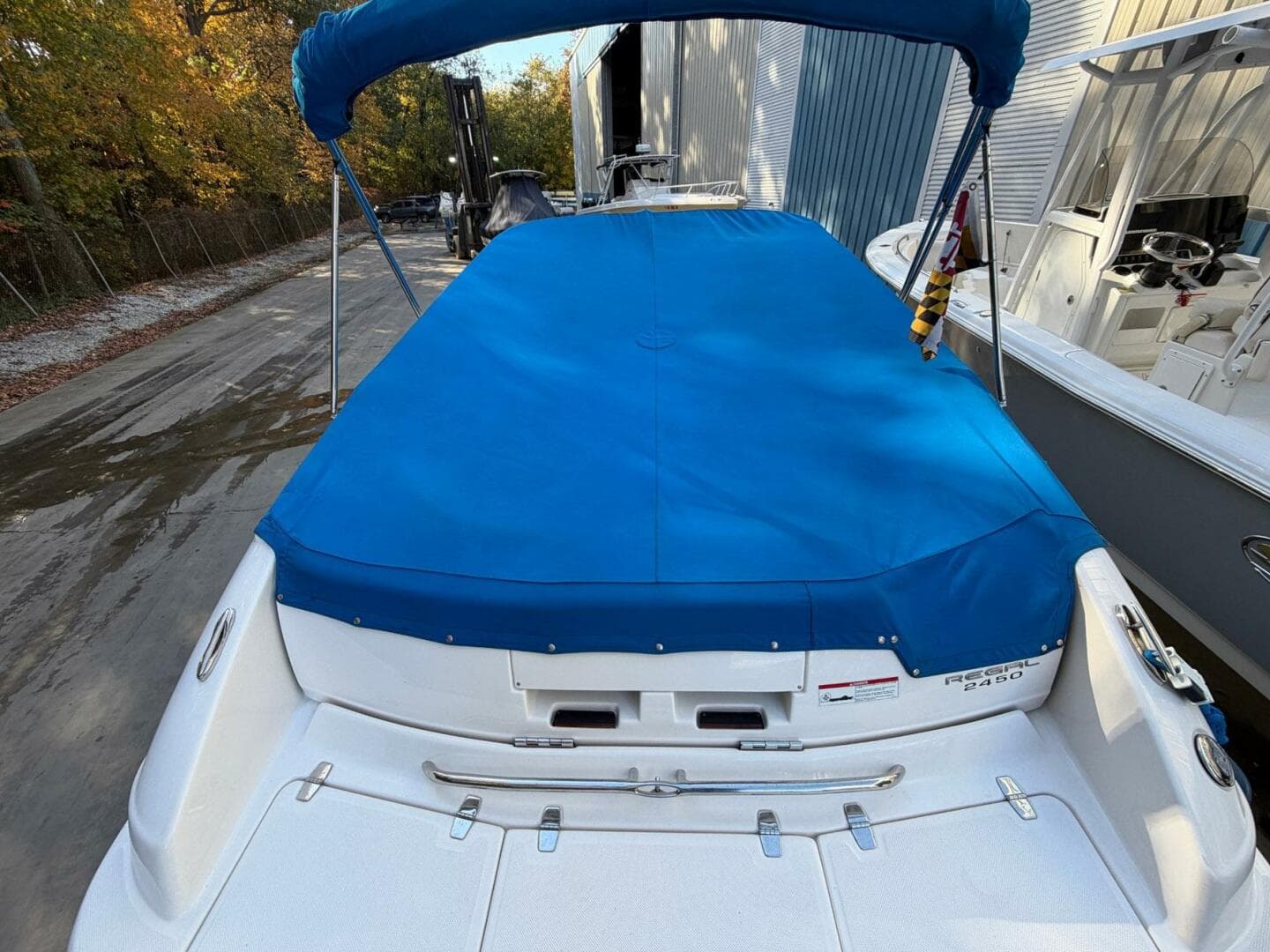 2008 Regal 2450 Cuddy — photo 4