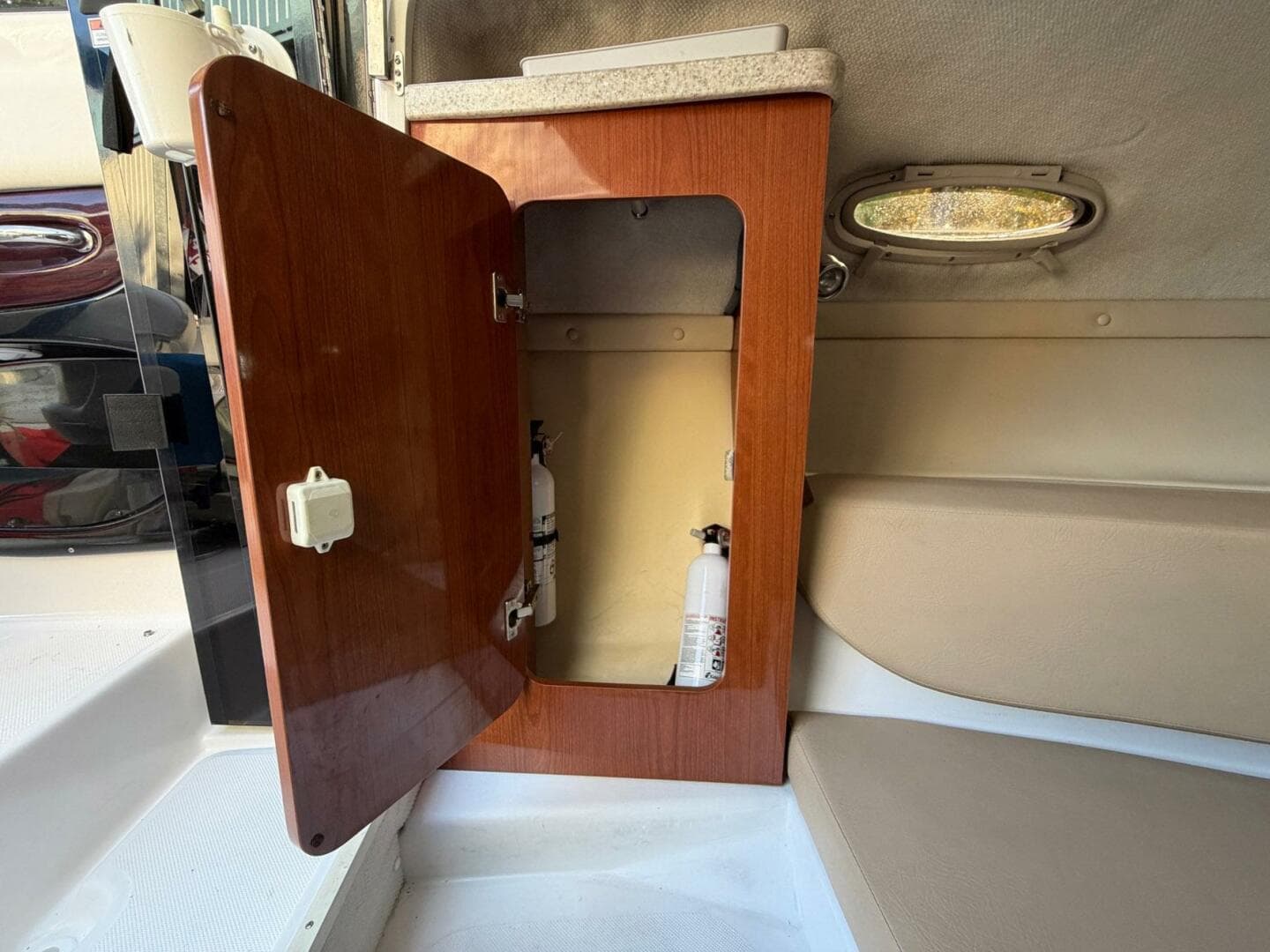 2008 Regal 2450 Cuddy — photo 18