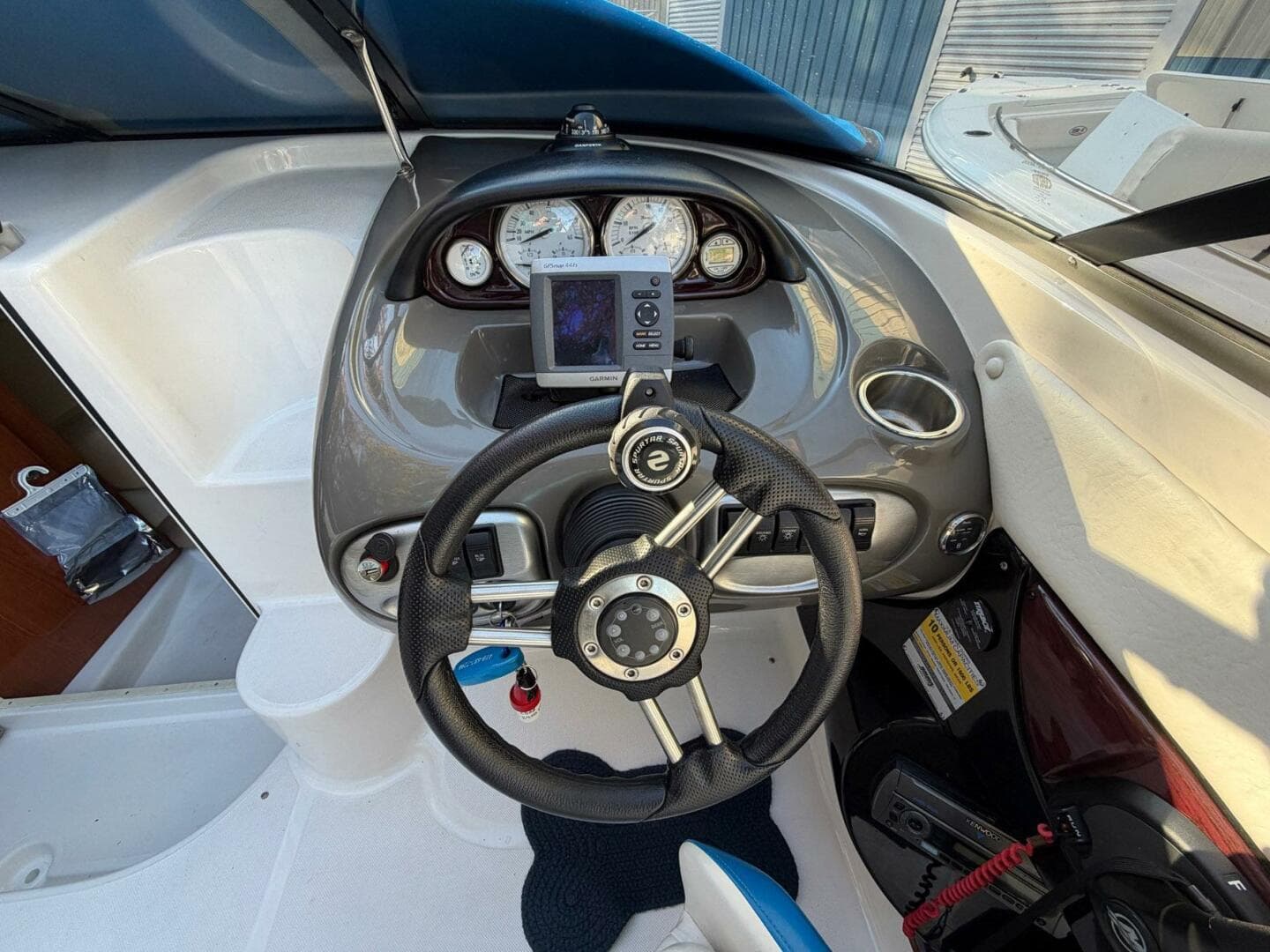 2008 Regal 2450 Cuddy — photo 9