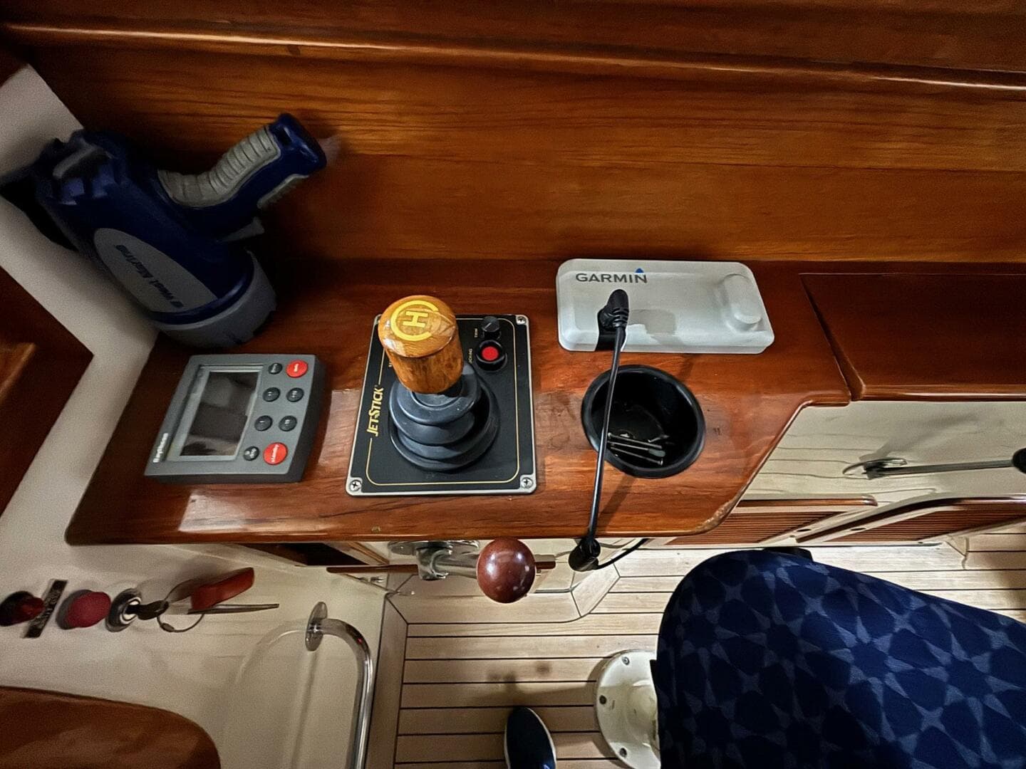 2000 Hinckley 36 Picnic Boat Ep — photo 5