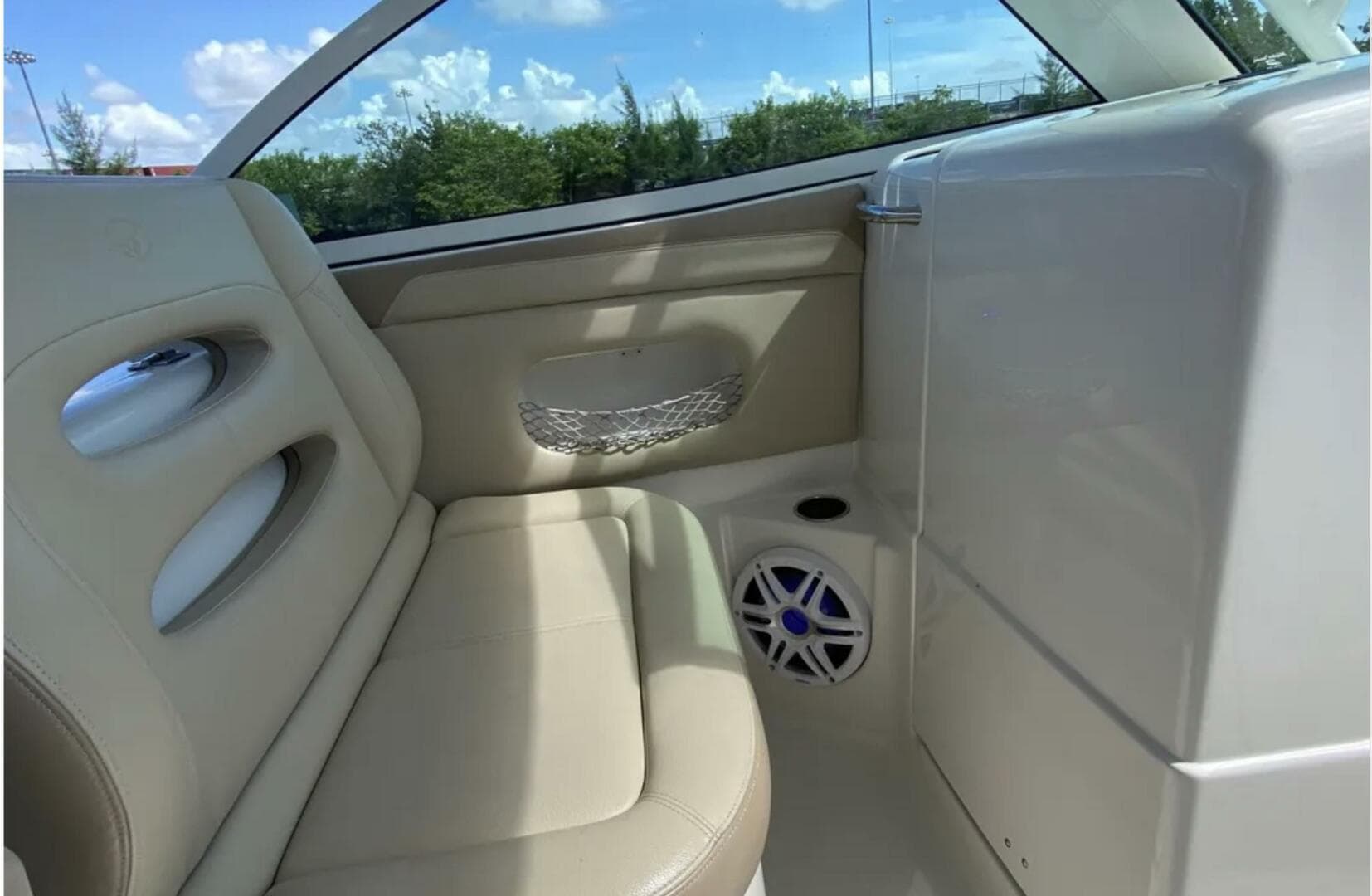 2018 Sailfish 325 DC — photo 12