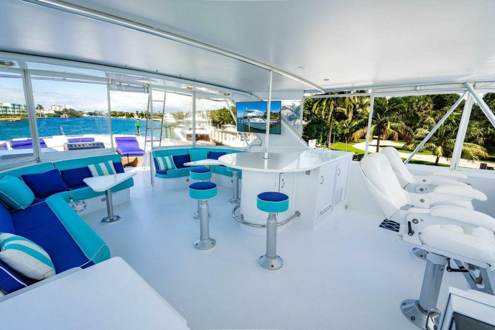 2003 Hatteras Cockpit — photo 18