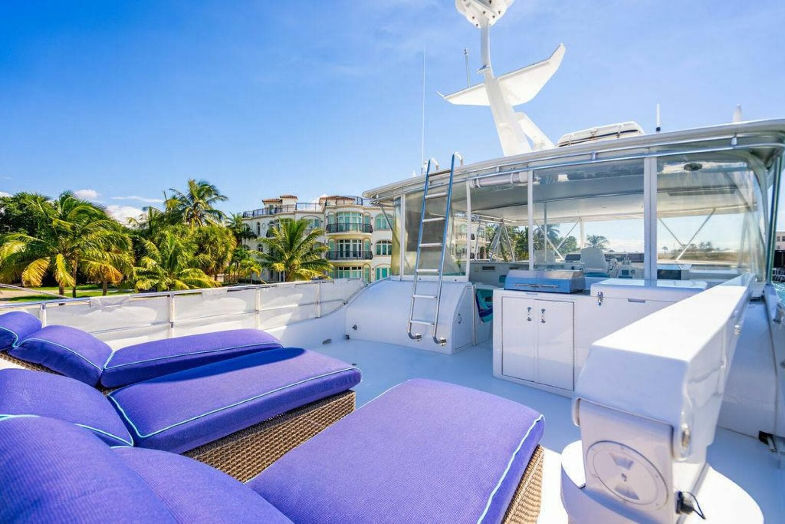 2003 Hatteras Cockpit — photo 20