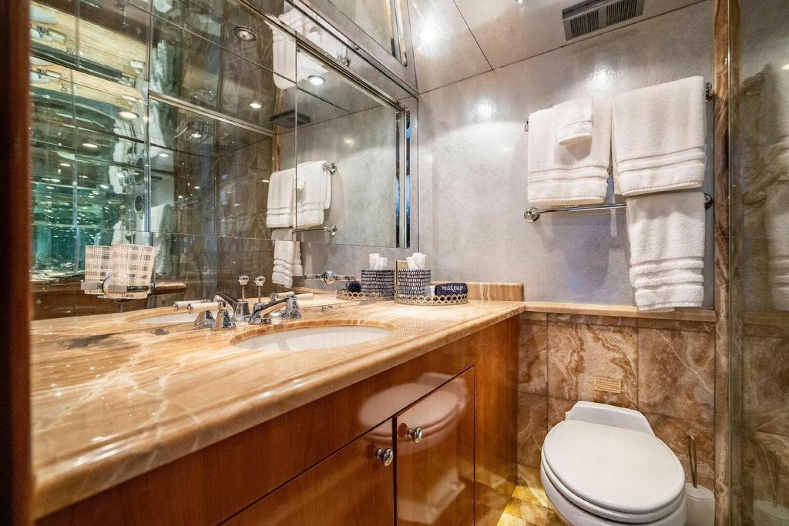 2003 Hatteras Cockpit — photo 13