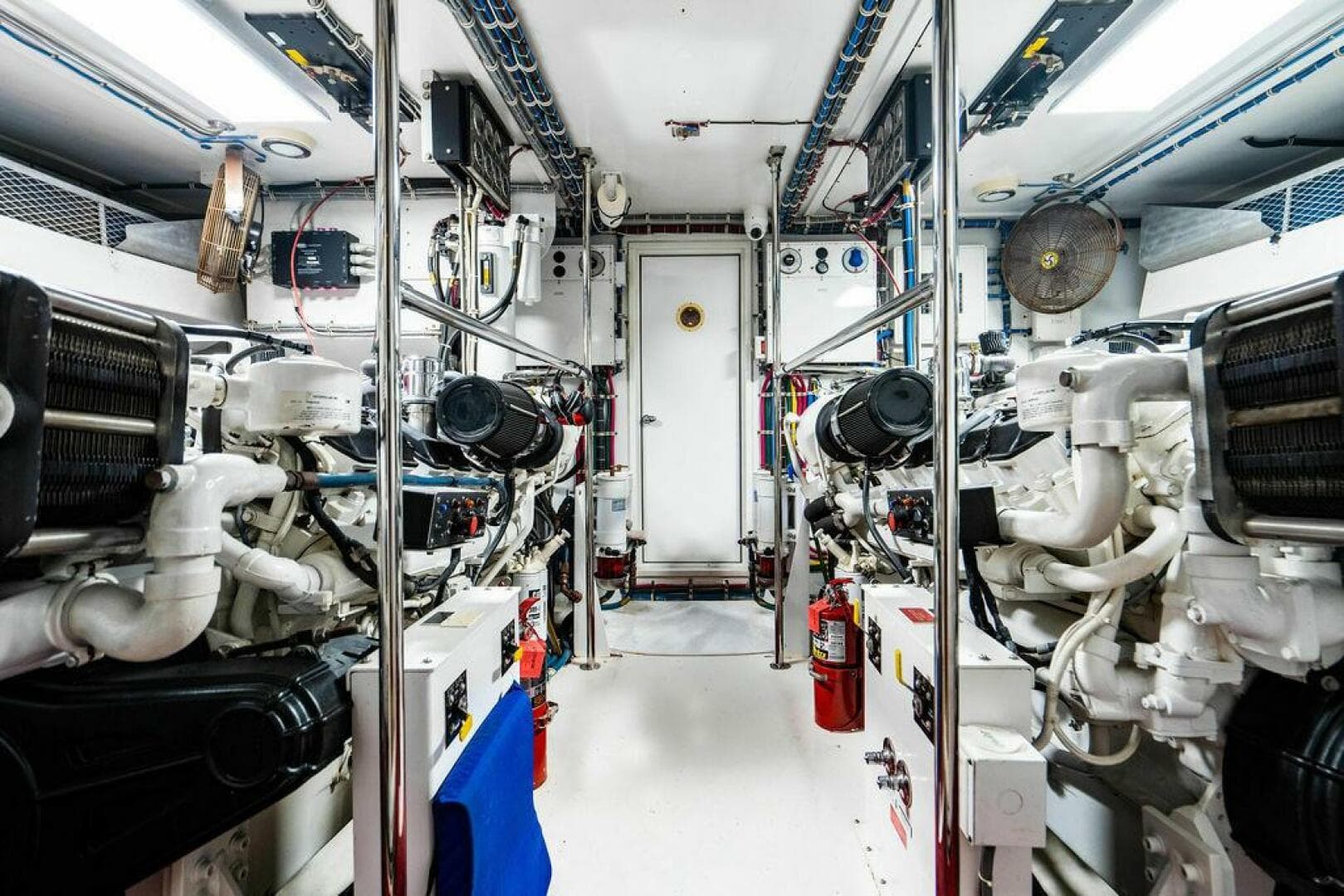 2003 Hatteras Cockpit — photo 25