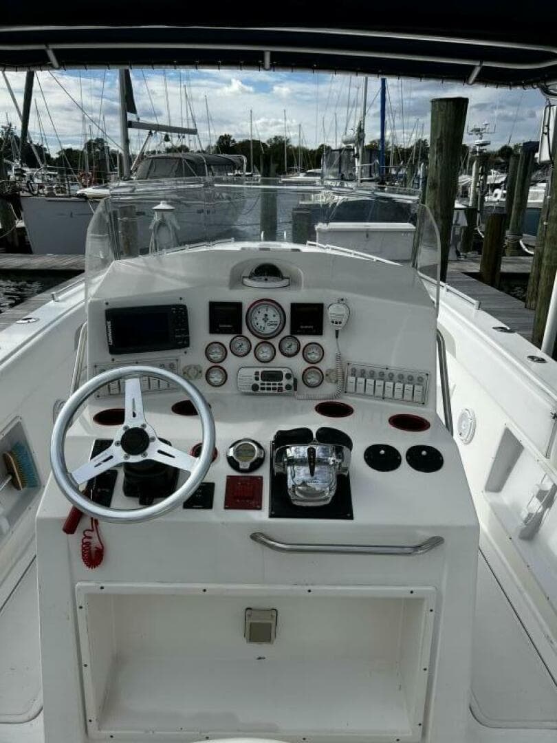 2000 Avanti 33 — photo 8