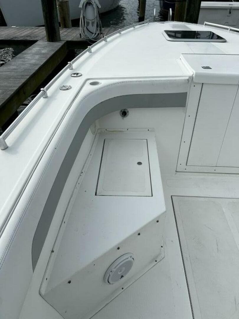 2000 Avanti 33 — photo 12