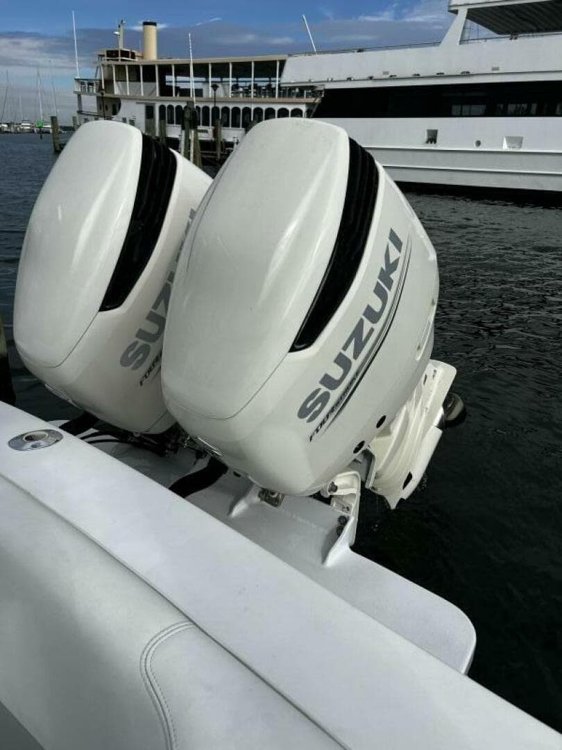 2000 Avanti 33 — photo 11