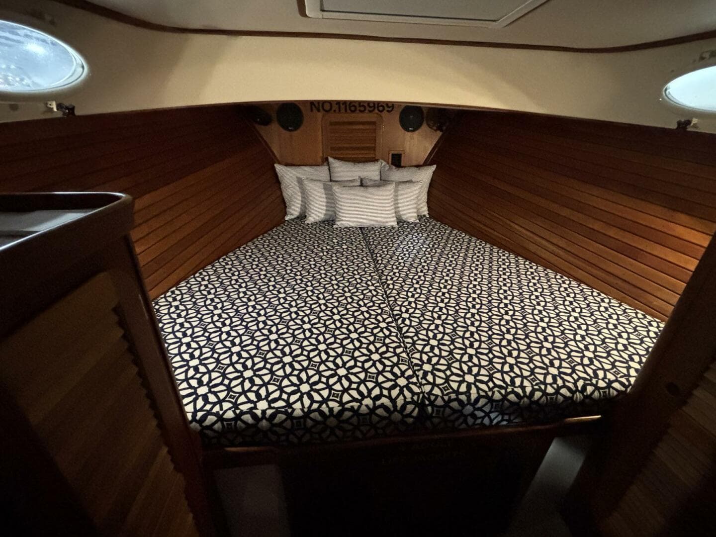 2004 Hinckley 36 Picnic Boat Ep — photo 3