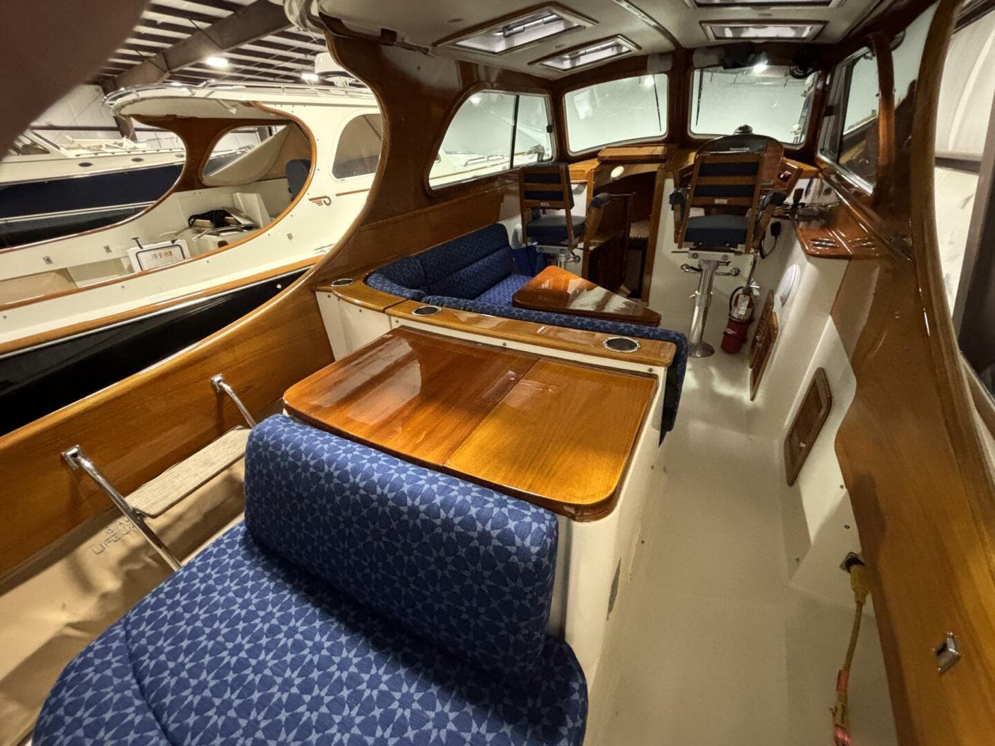 2004 Hinckley 36 Picnic Boat Ep — photo 10