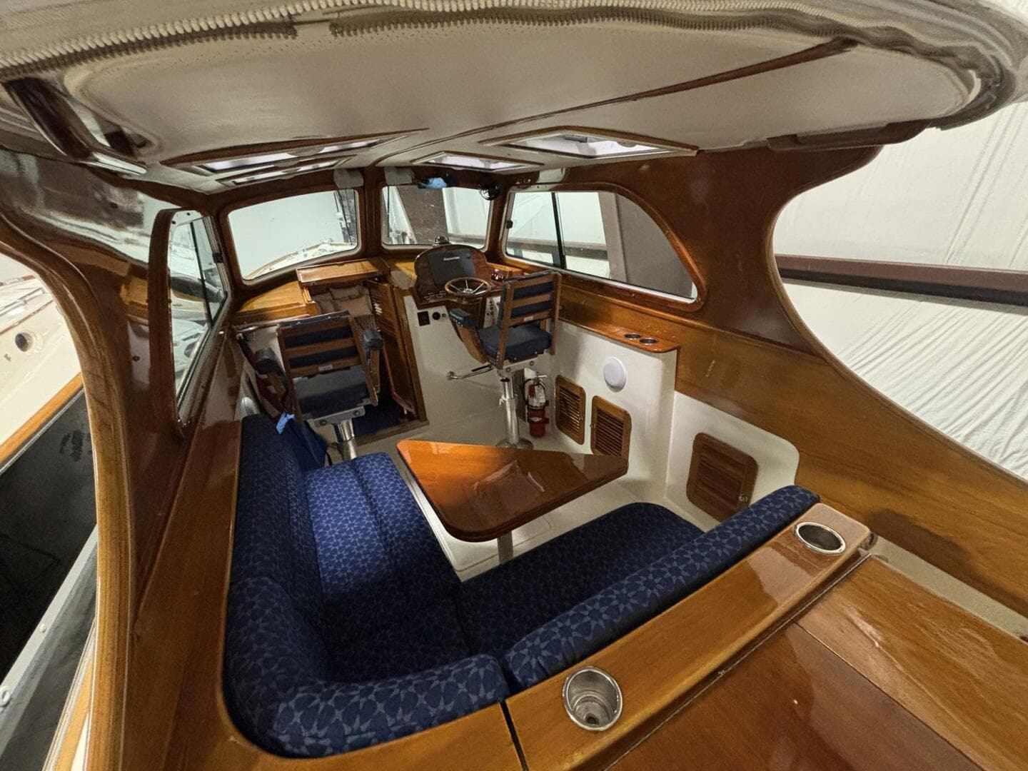 2004 Hinckley 36 Picnic Boat Ep — photo 9