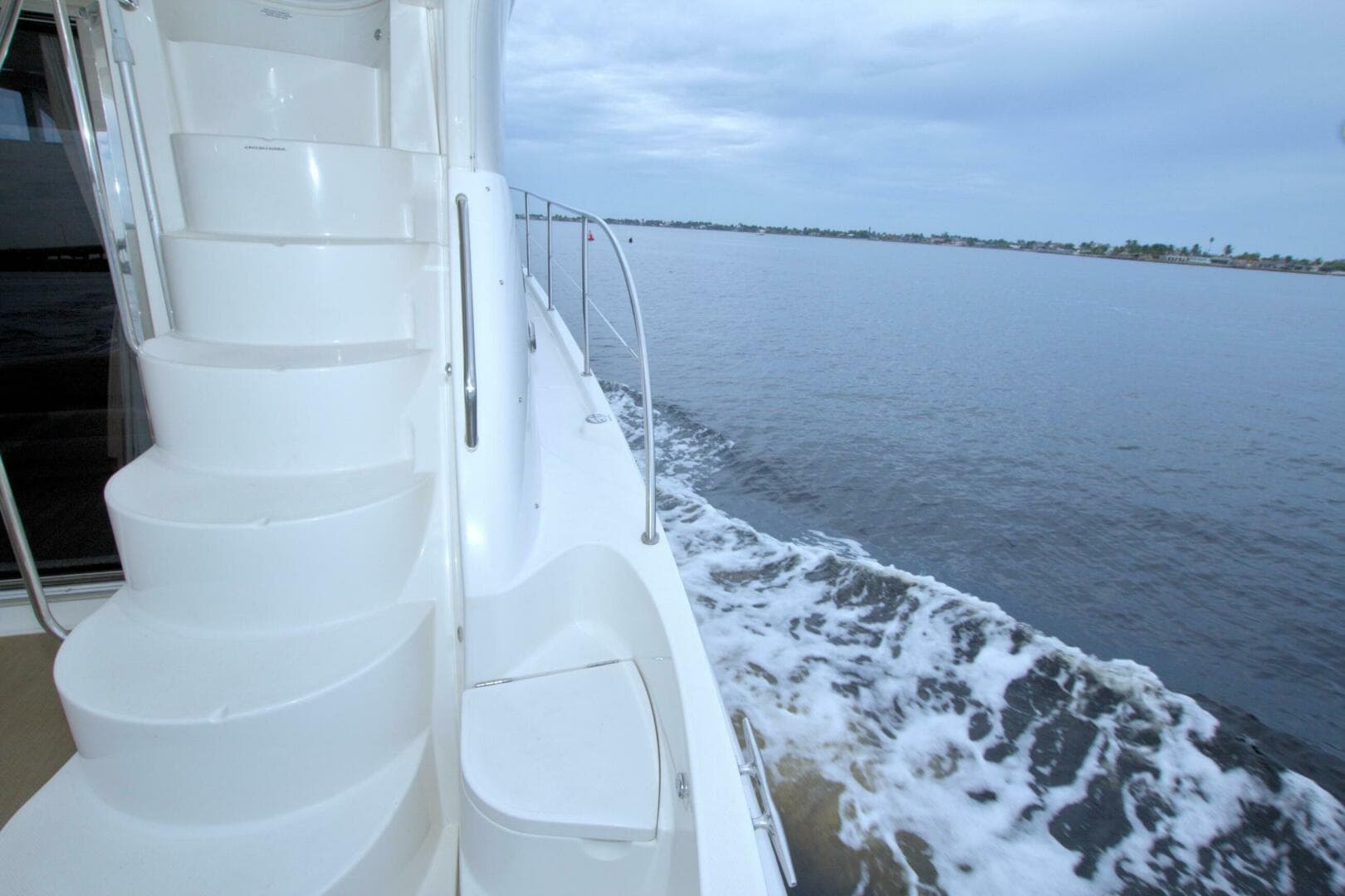 2013 Meridian 441 Sedan — photo 28