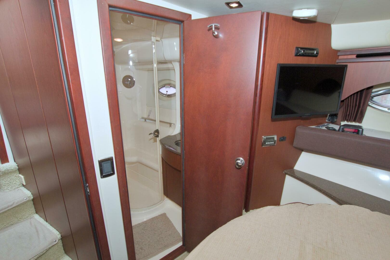 2013 Meridian 441 Sedan — photo 48