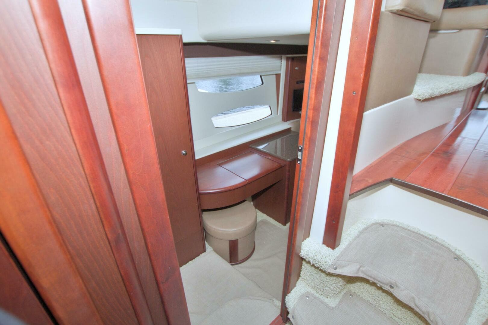 2013 Meridian 441 Sedan — photo 51