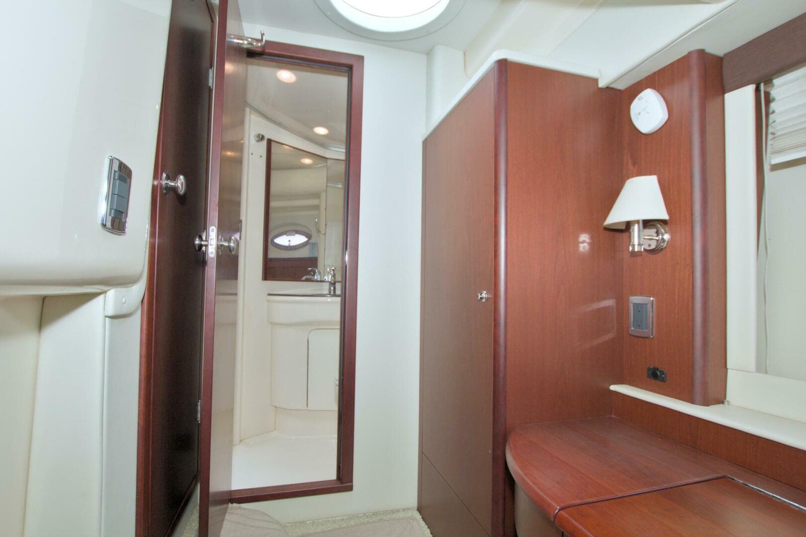 2013 Meridian 441 Sedan — photo 58