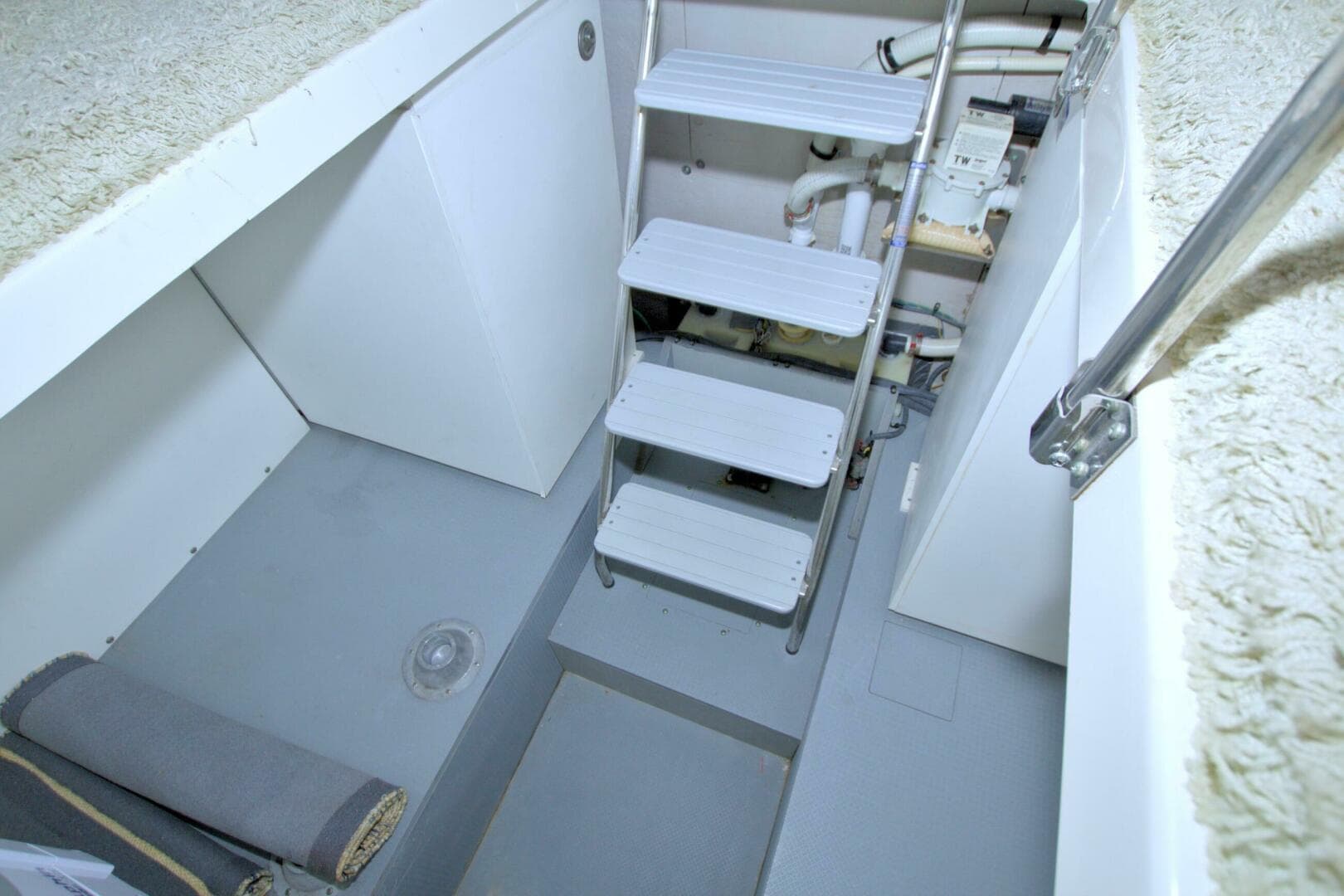 2013 Meridian 441 Sedan — photo 63