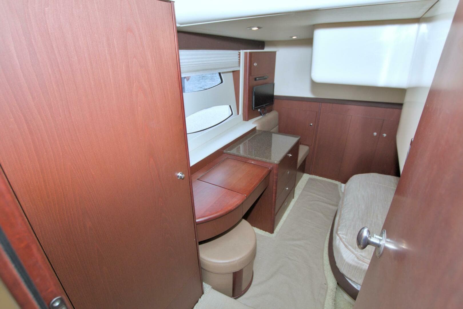 2013 Meridian 441 Sedan — photo 52