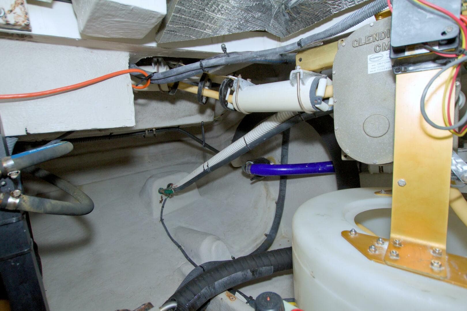 2013 Meridian 441 Sedan — photo 90