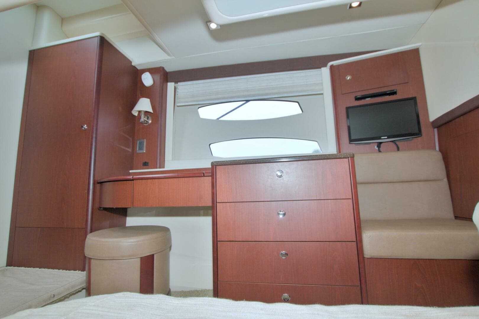 2013 Meridian 441 Sedan — photo 57