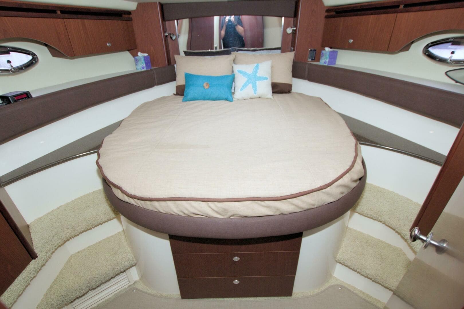 2013 Meridian 441 Sedan — photo 45