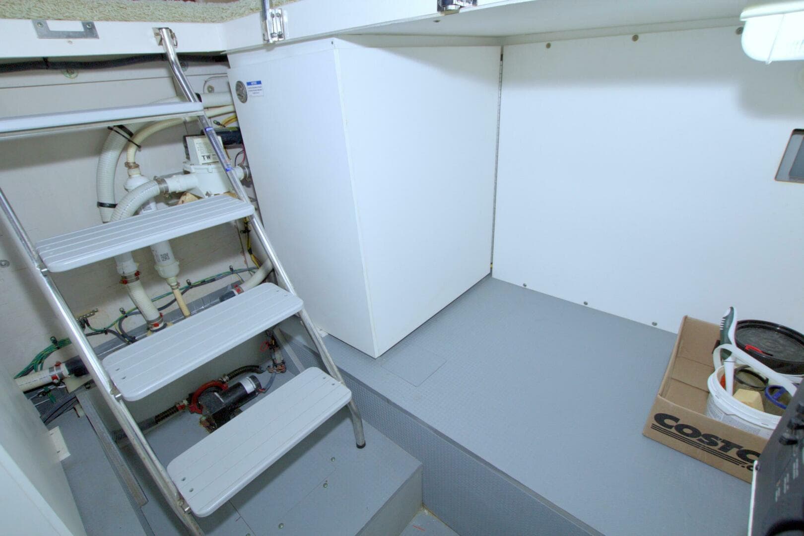 2013 Meridian 441 Sedan — photo 65