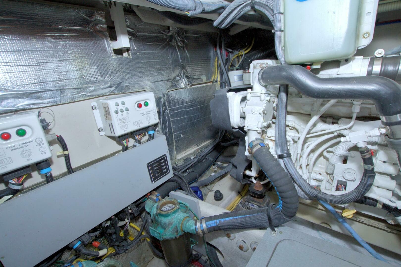 2013 Meridian 441 Sedan — photo 77