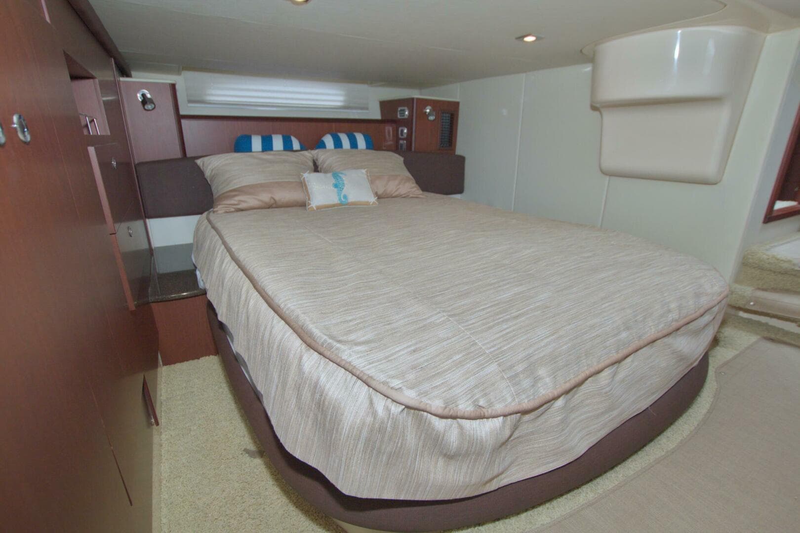 2013 Meridian 441 Sedan — photo 56