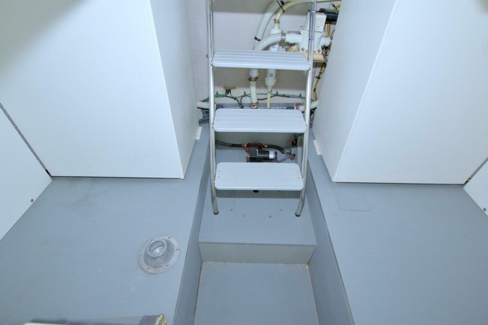 2013 Meridian 441 Sedan — photo 64