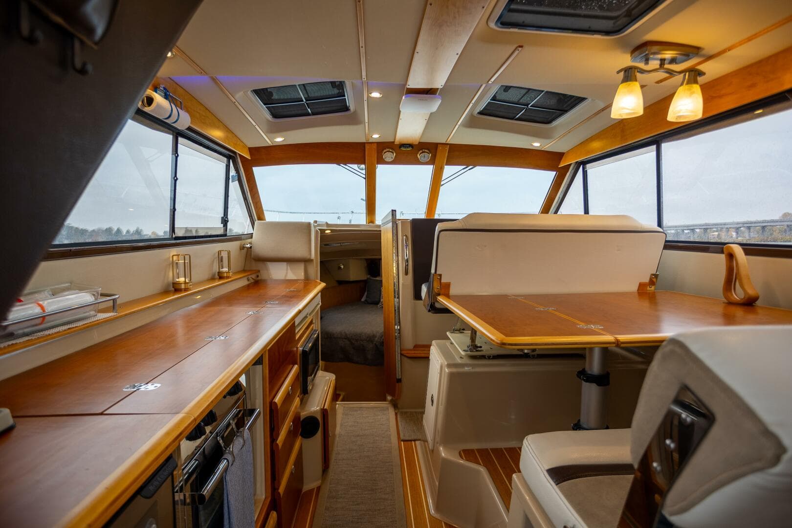 2016 Cutwater C-30 Command Bridge — photo 2