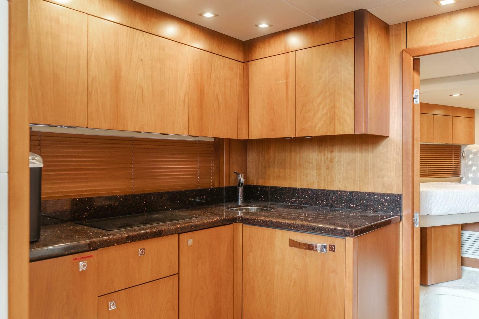 2012 Sunseeker 48 Portofino — photo 12