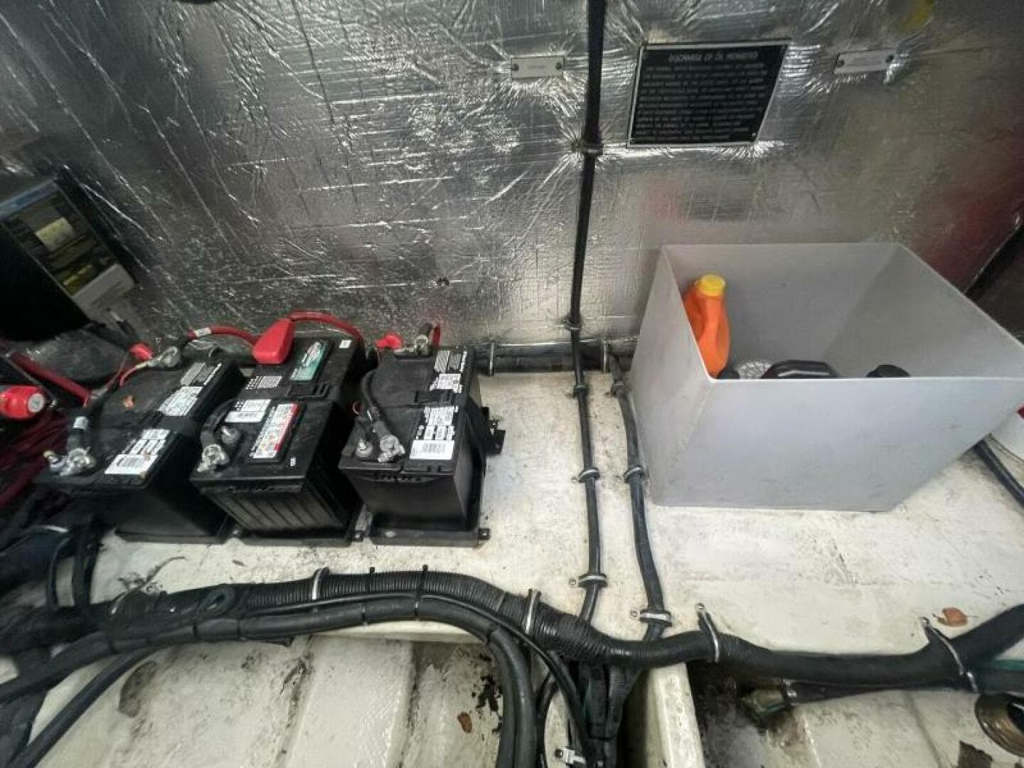 2016 Rinker 310 Express — photo 34