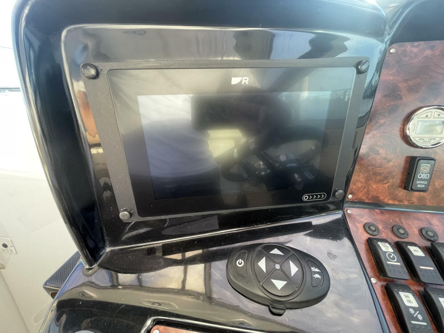 2016 Rinker 310 Express — photo 22