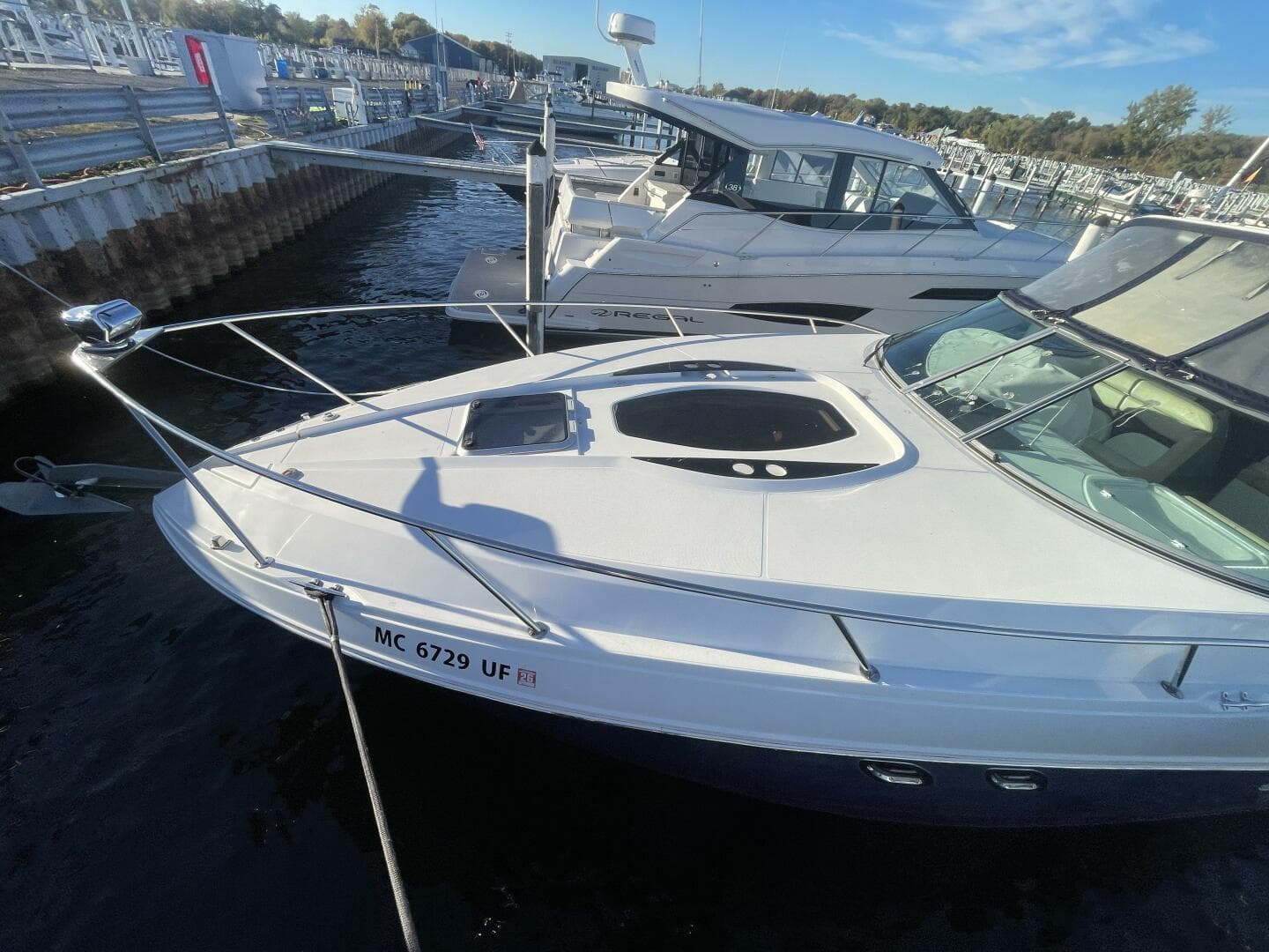 2016 Rinker 310 Express — photo 3