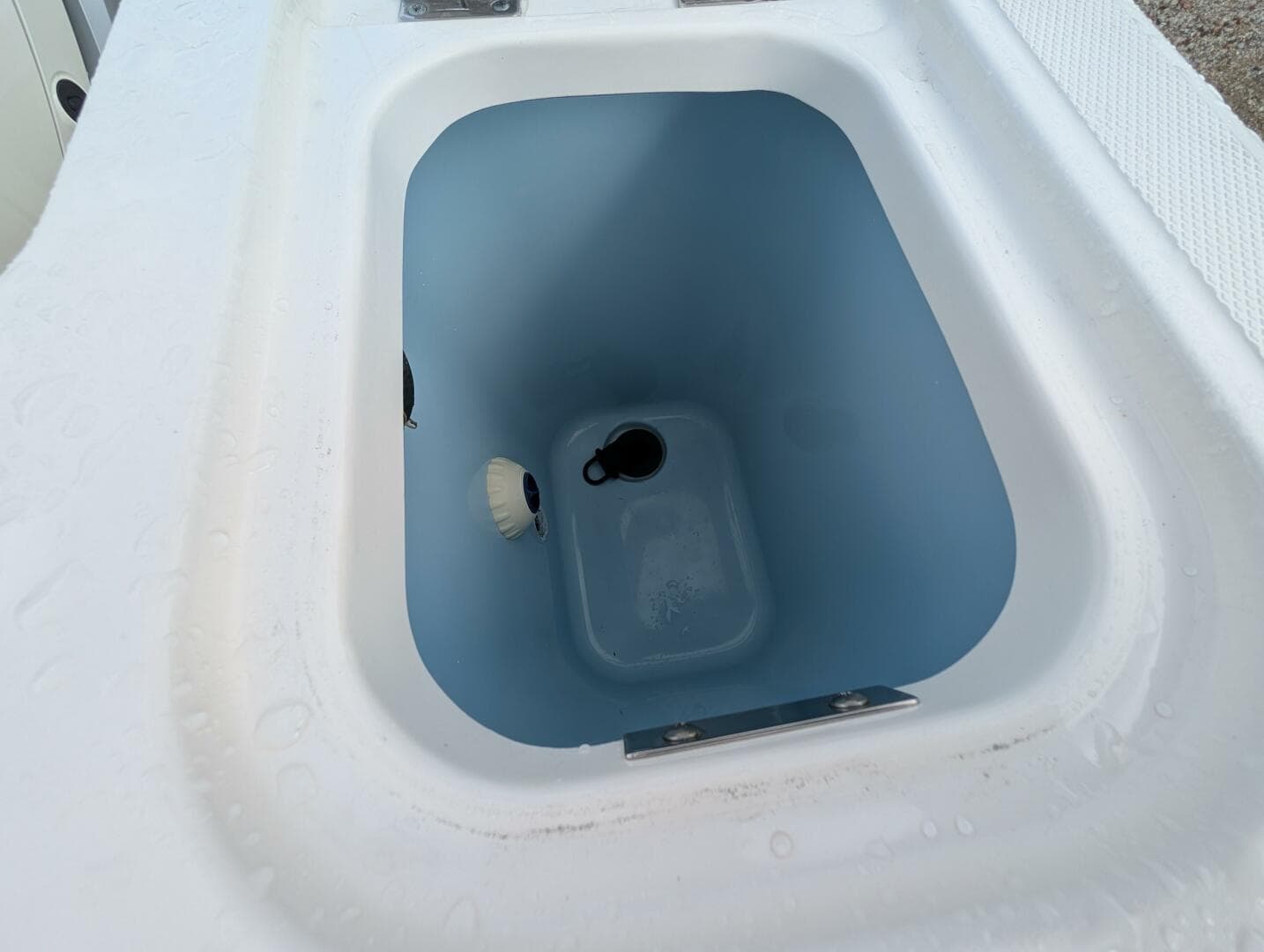 2023 Boston Whaler 240 Vantage — photo 89