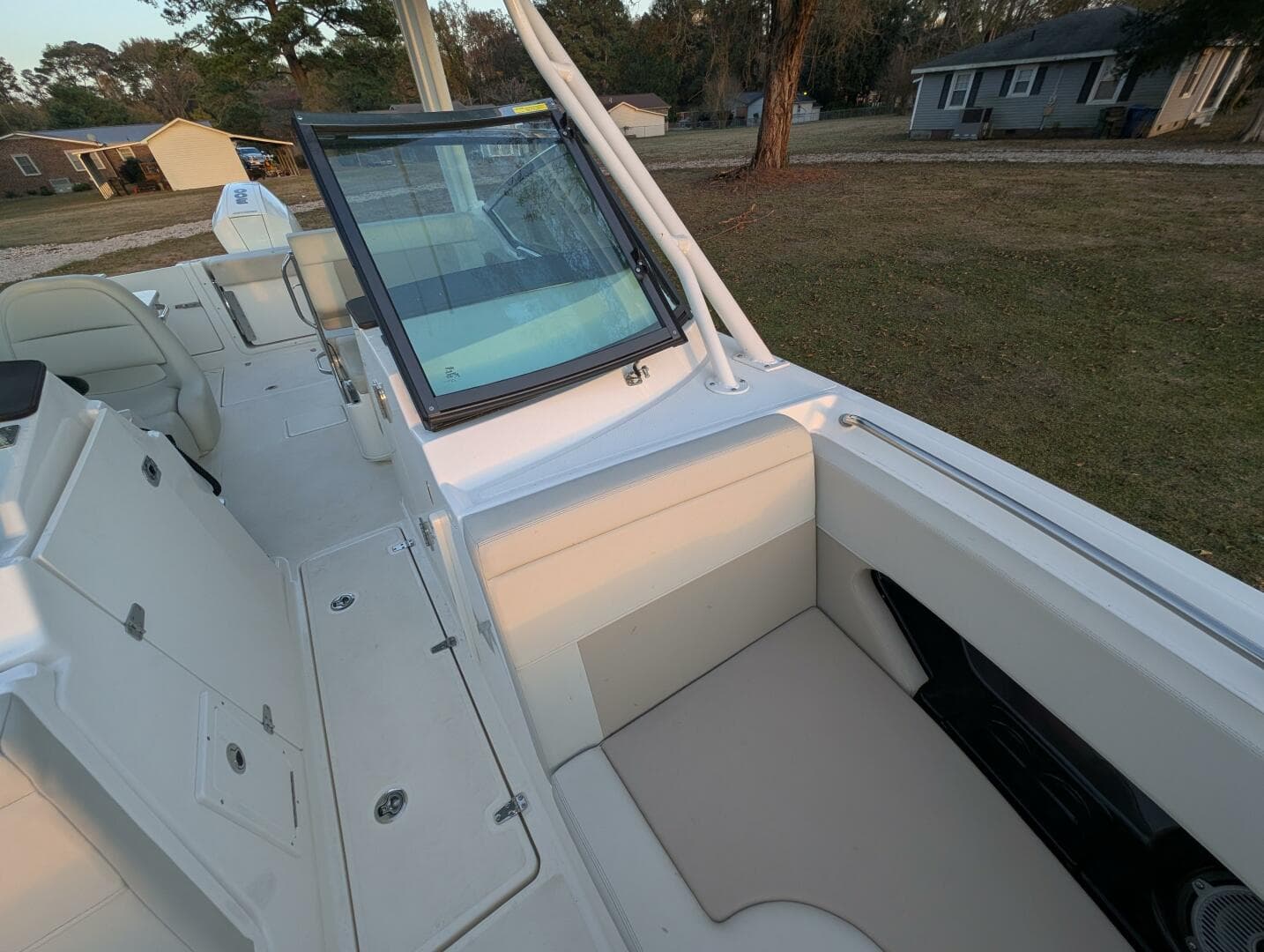 2023 Boston Whaler 240 Vantage — photo 35