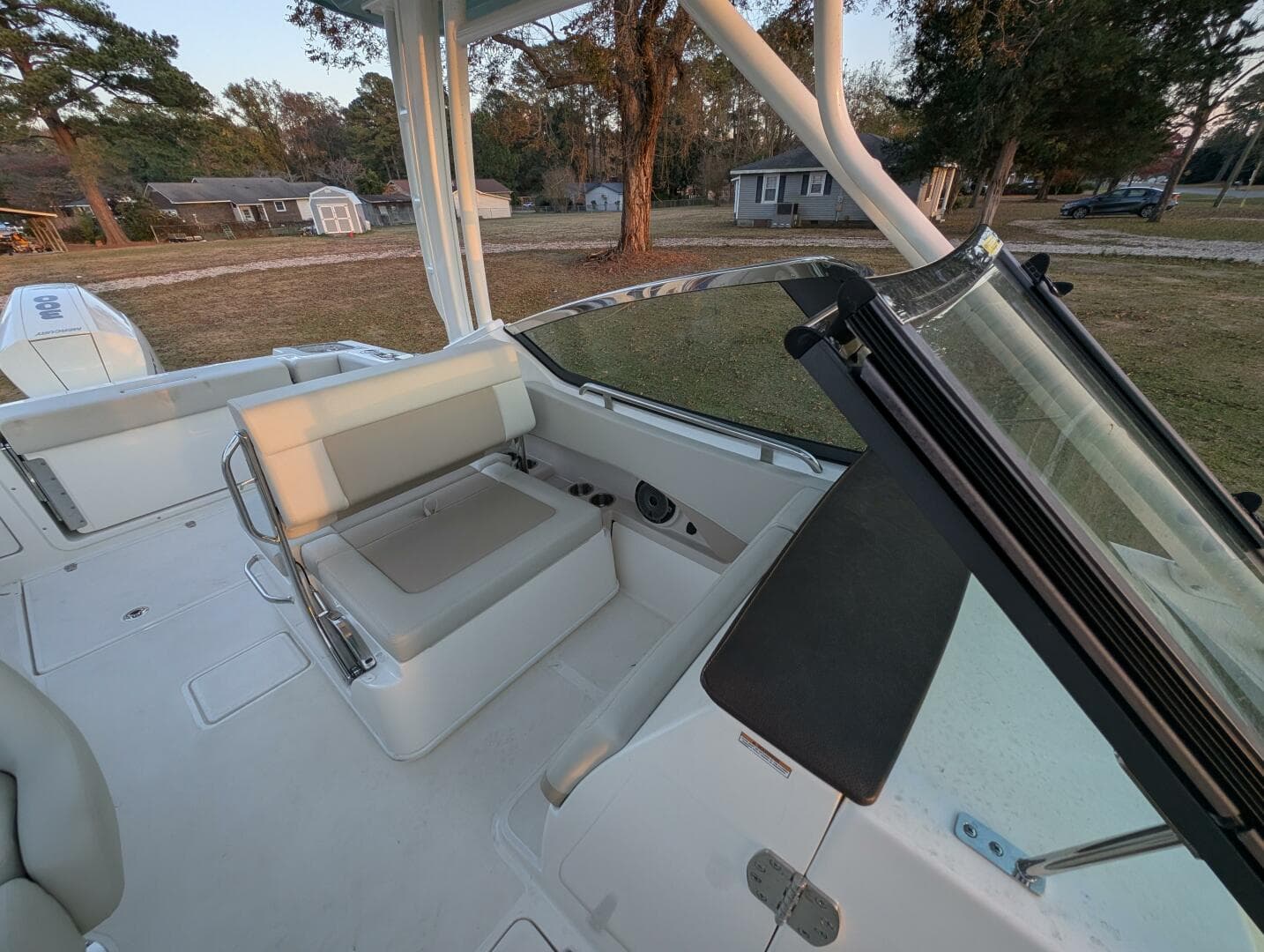 2023 Boston Whaler 240 Vantage — photo 38