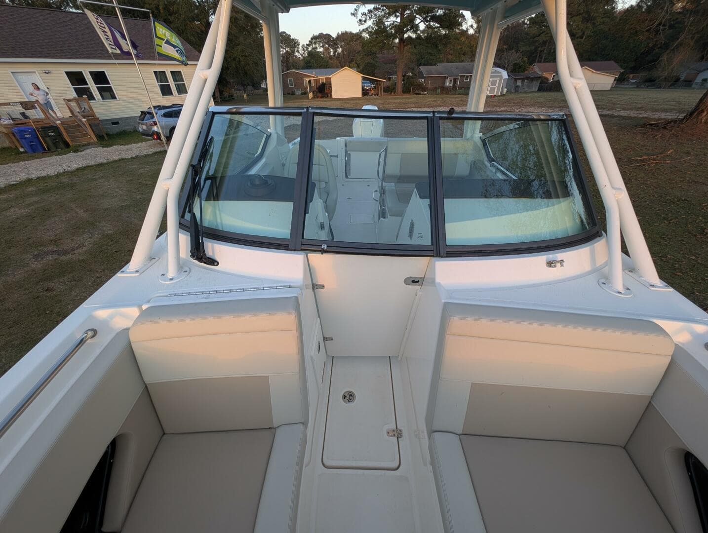 2023 Boston Whaler 240 Vantage — photo 37