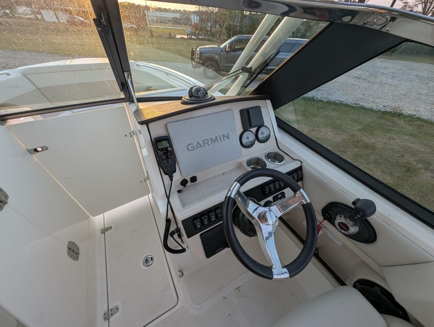 2023 Boston Whaler 240 Vantage — photo 30