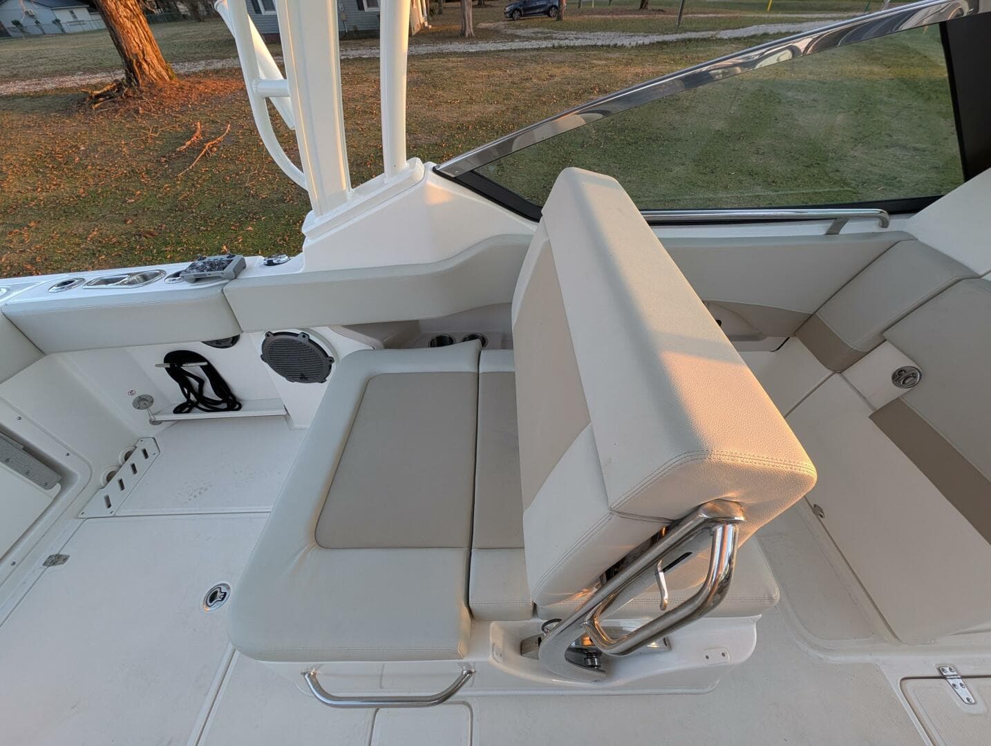 2023 Boston Whaler 240 Vantage — photo 50