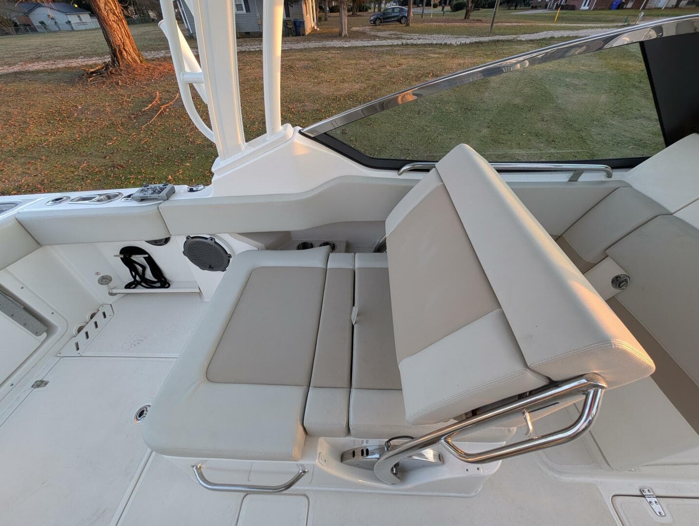2023 Boston Whaler 240 Vantage — photo 45