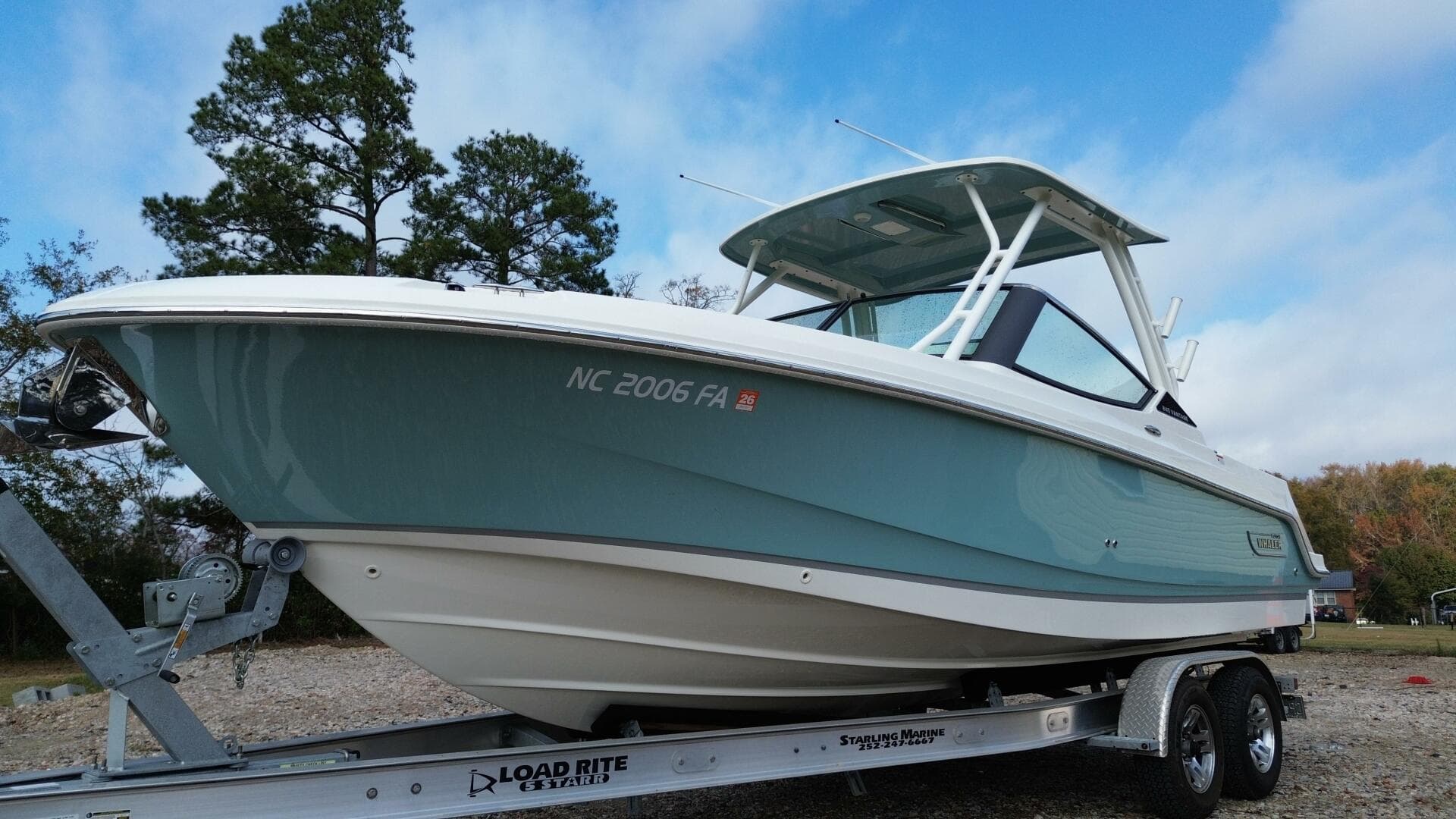 2023 Boston Whaler 240 Vantage — photo 10