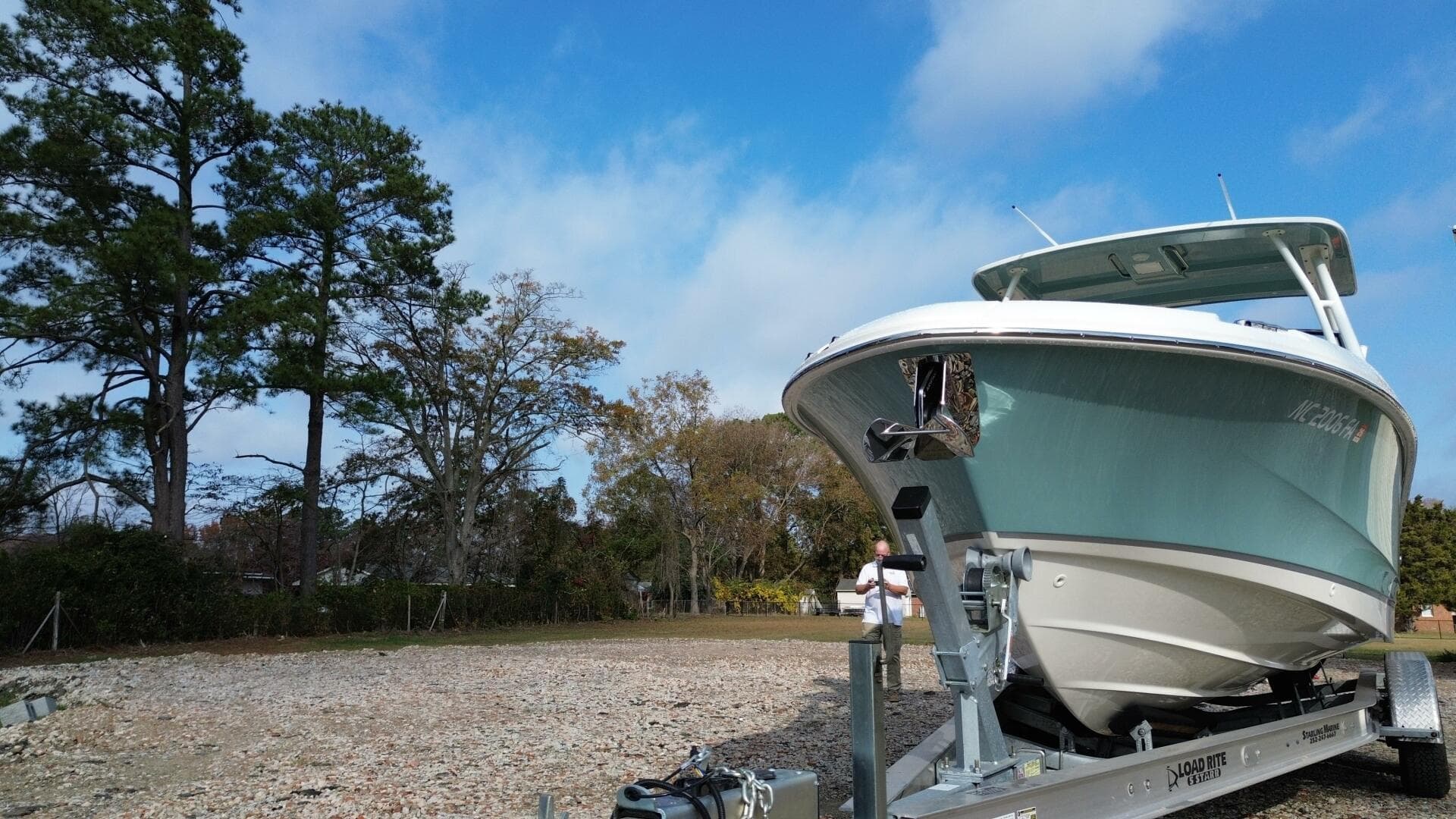 2023 Boston Whaler 240 Vantage — photo 7