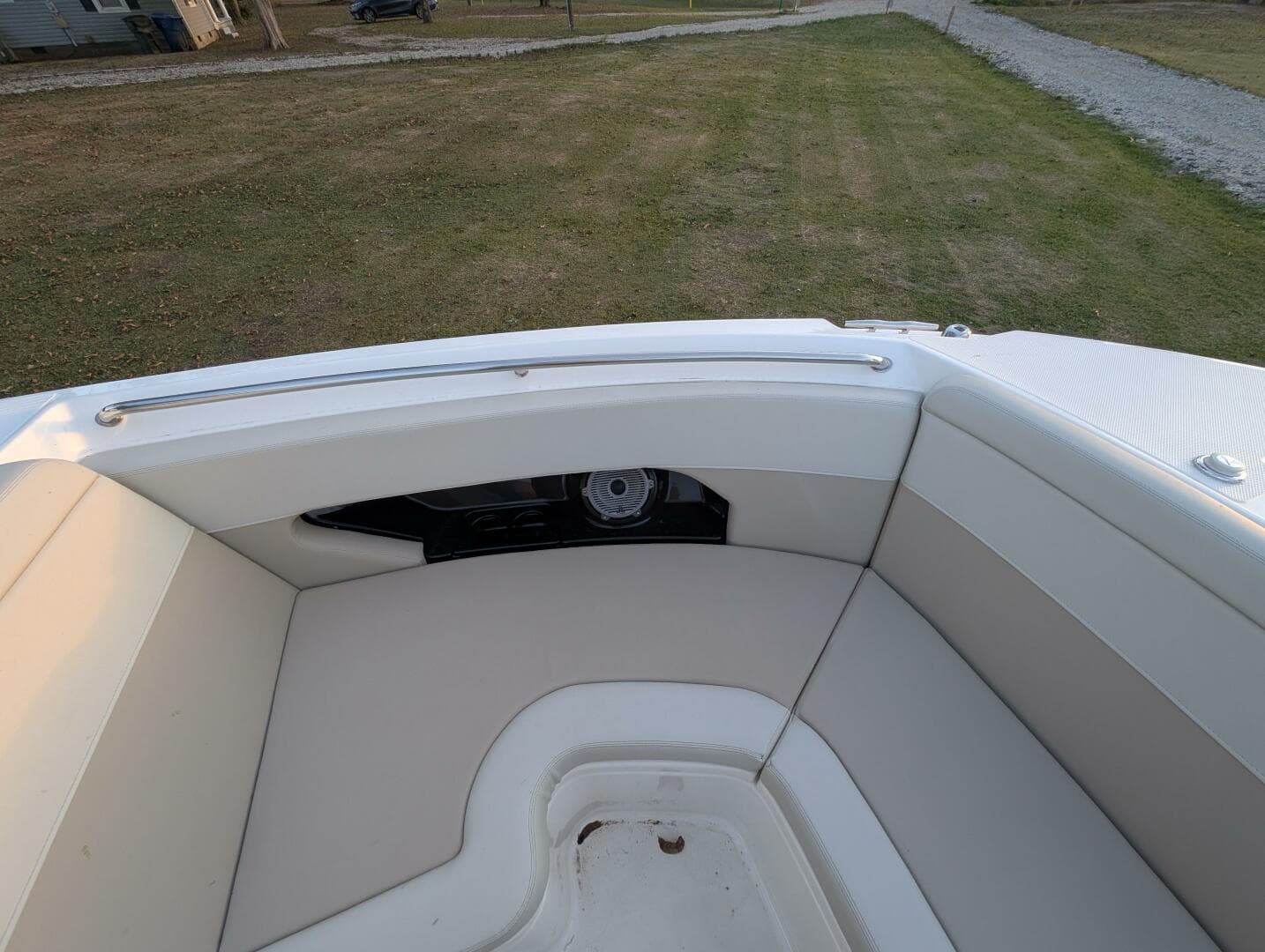 2023 Boston Whaler 240 Vantage — photo 34