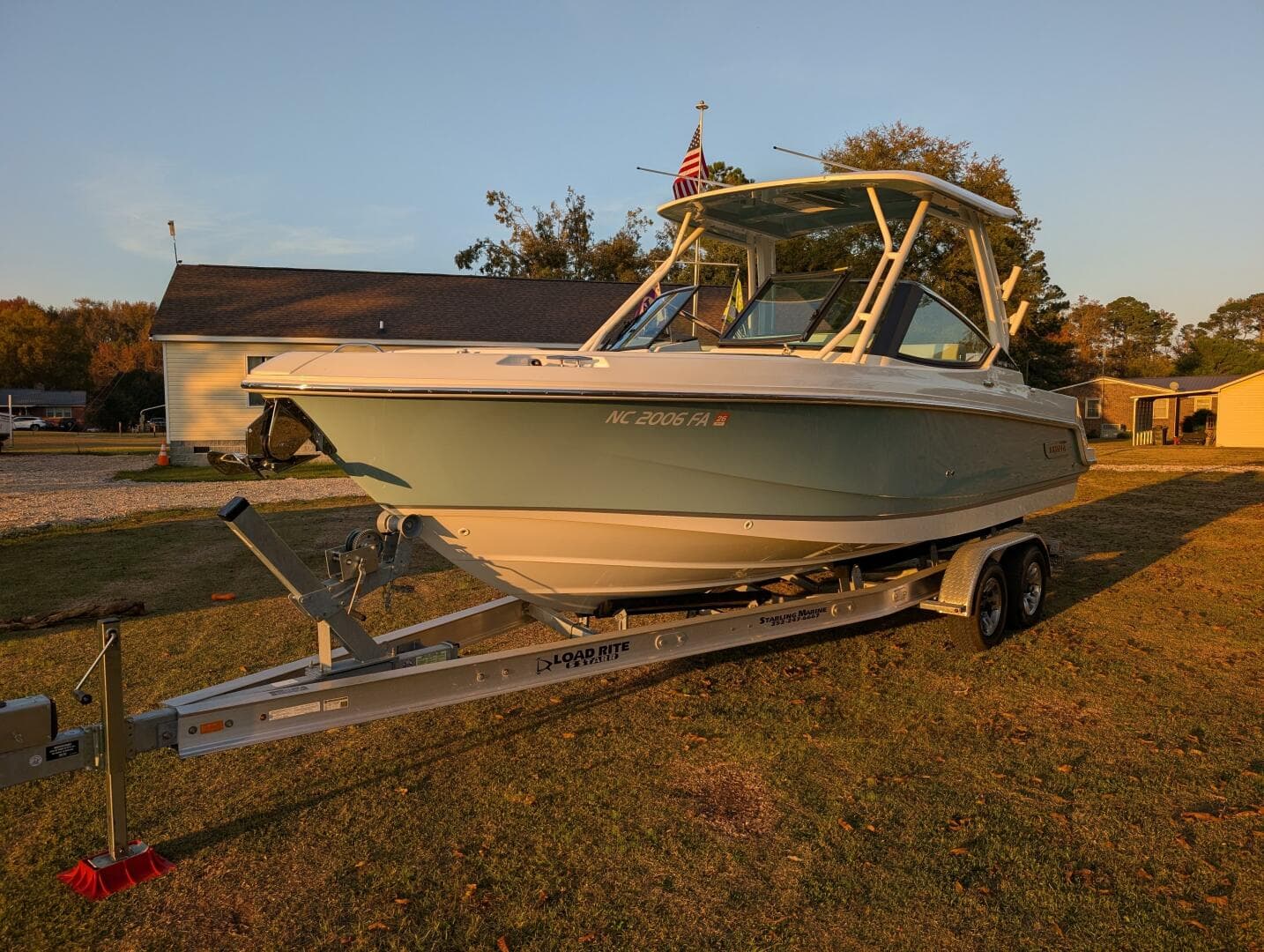 2023 Boston Whaler 240 Vantage — photo 8