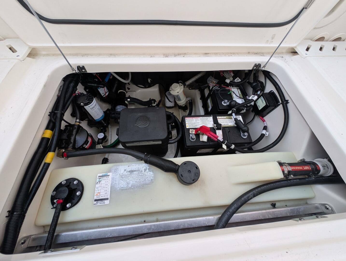 2023 Boston Whaler 240 Vantage — photo 59