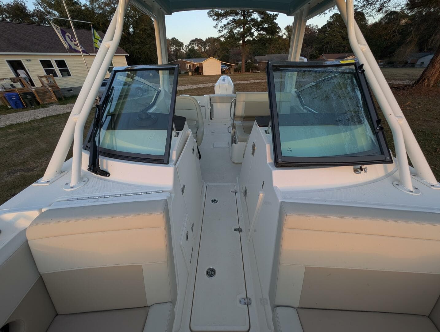 2023 Boston Whaler 240 Vantage — photo 36
