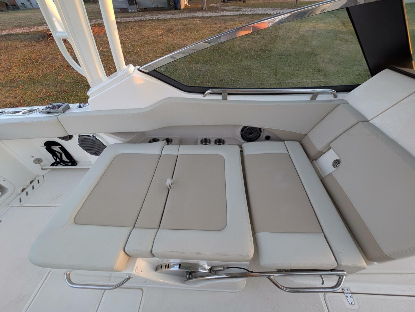 2023 Boston Whaler 240 Vantage — photo 46