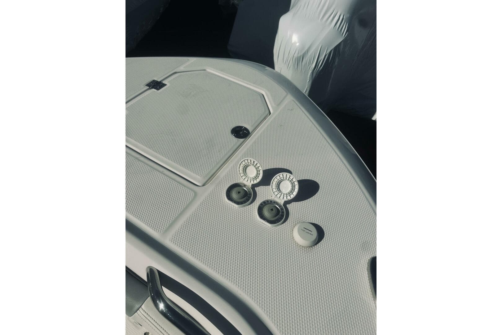 2022 Robalo R272 Center Console — photo 54